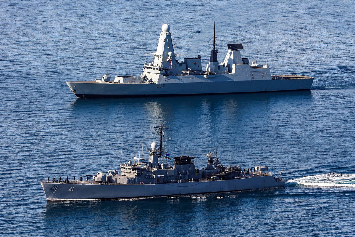 As @SNMG_2 task group departed Poti, Georgia, Bulgarian frigate BGS Drazki and Turkish frigate TCG Gemlik conduct a sail pass with @HMSDuncan   