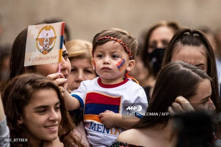 Qamishli's small remaining Armenian population protested against the fighting in Nagorno-Karabakh. All elements of their population came out. This took place in the government-held district of Qamishli 