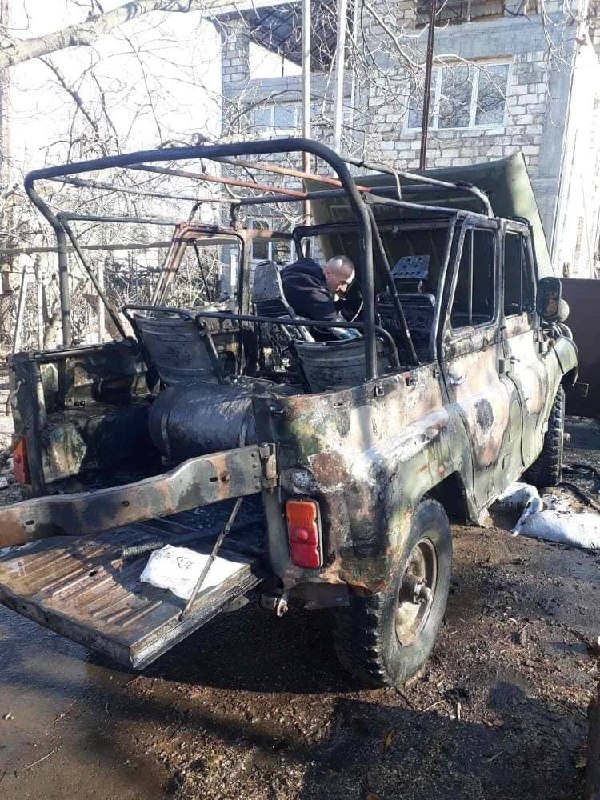 UAZ vehicle burnt in Girmizi Bazaar as result of shelling