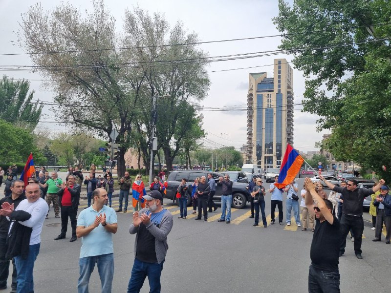 Protests continue in Armenia, major intersections blocked in central Yerevan