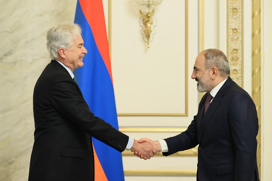 U.S. Central Intelligence Agency (CIA) Director William Burns met with Prime Minister Nikol Pashinian and other Armenian officials during a surprise visit to Yerevan on Friday