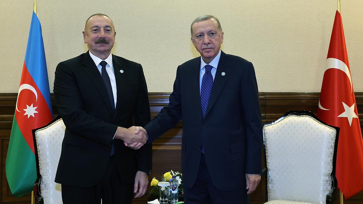 Cumhurbaşkanı Erdoğan, Azerbaycan Cumhurbaşkanı İlham Aliyev ile bir araya geldi