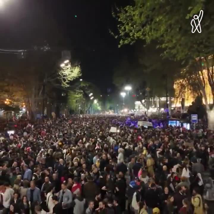 Drone footage showing the size of the crowd at today’s protest in front of the parliament