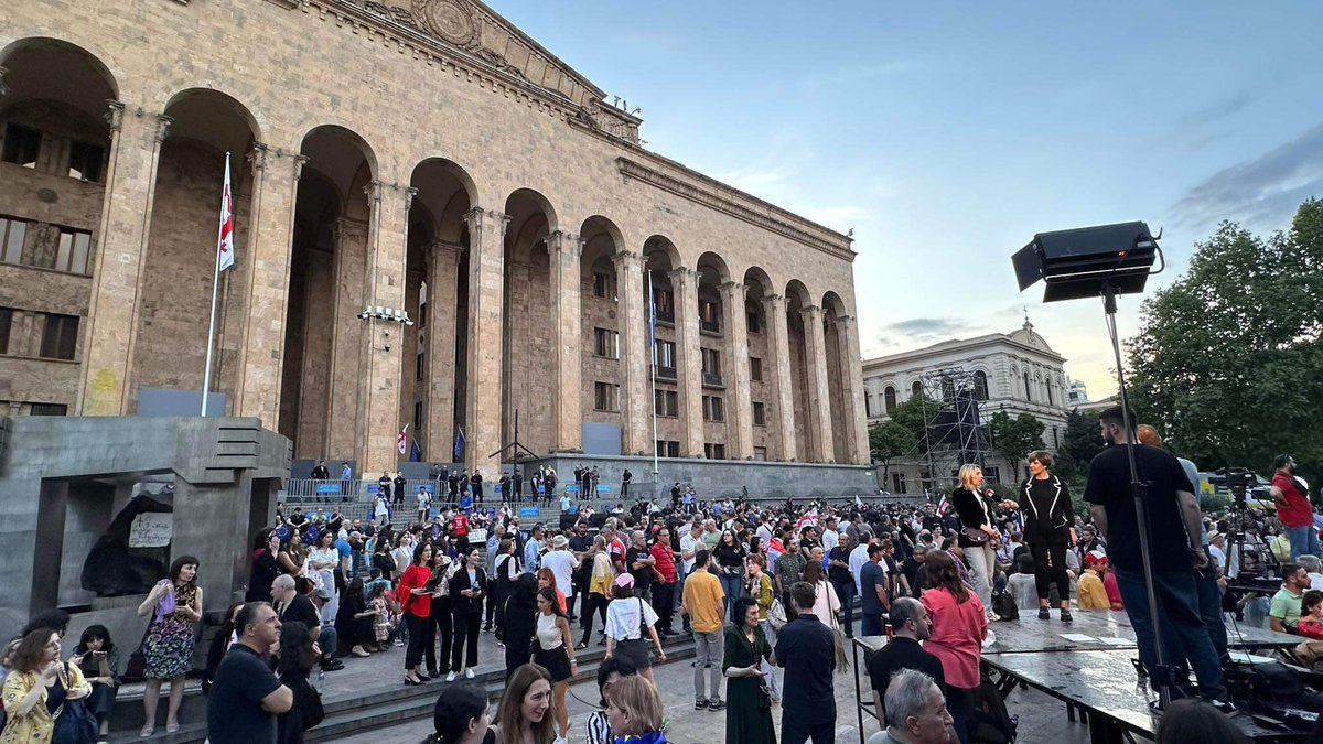 Tbilisi at this moment. People are gathering on Rustaveli avenue to protest as the Parliament is considering ForeignAgentsBill in 2nd hearing