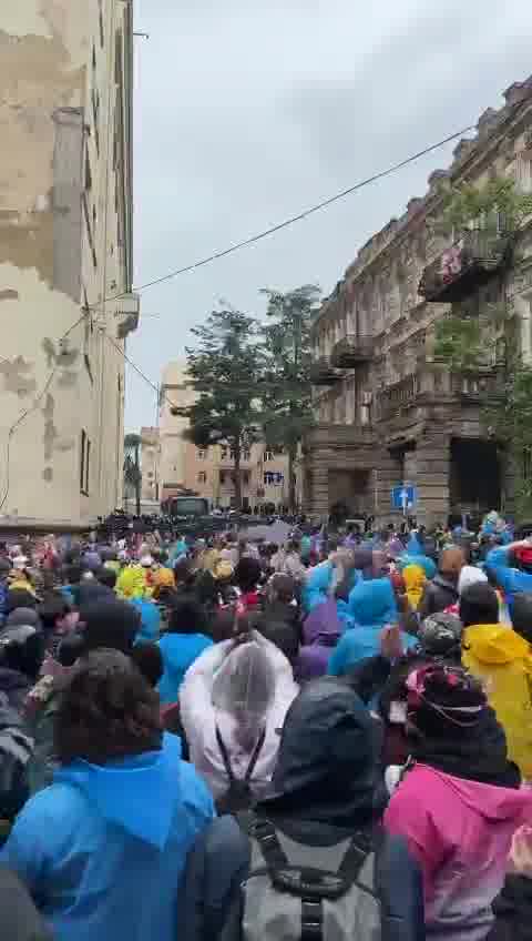 Tbilisi now: protesters remain at the Parliament with reportedly more and more people arriving at the rally scene. 