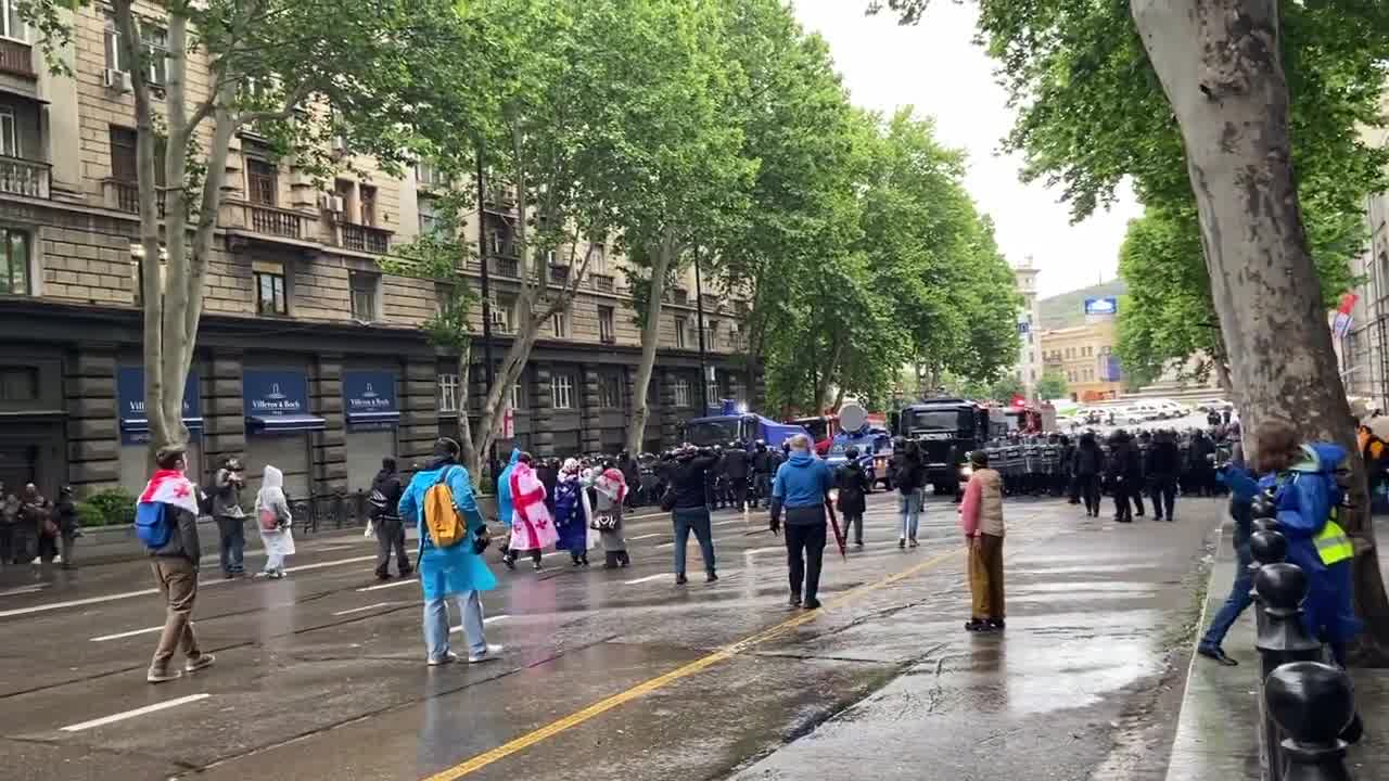 Crackdown warning from the police. They are beginning to slowly advance from Freedom Square.