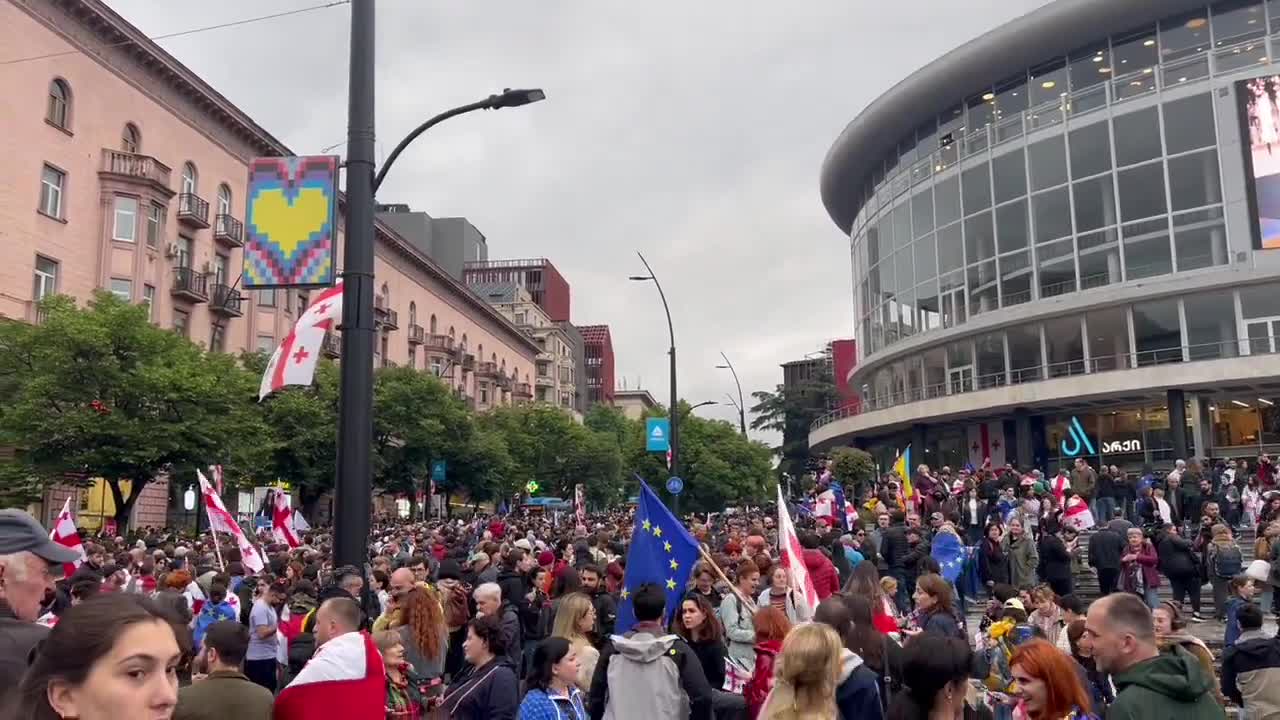 Tbilisi Now: People are about to start marching on the occasion of Georgia’s Independence Day