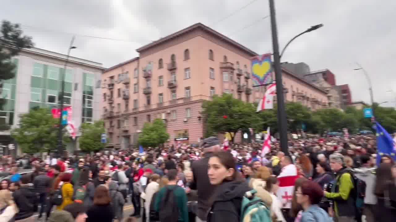 Tbilisi Now: People are about to start marching on the occasion of Georgia’s Independence Day