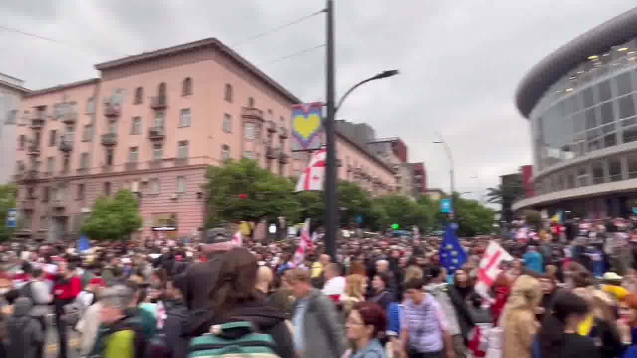 Tbilisi Now: People are about to start marching on the occasion of Georgia’s Independence Day