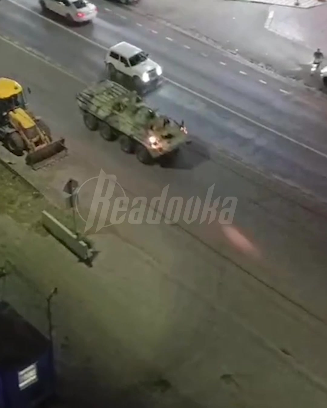 Obrnené vozidlá videné v uliciach Derbentu v Dagestane