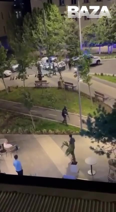 Kārtējais drošības incidents Mahačkalā, Dagestānā. Atskan šāvieni, pilsētas centrālajā daļā tiek izvietota policija