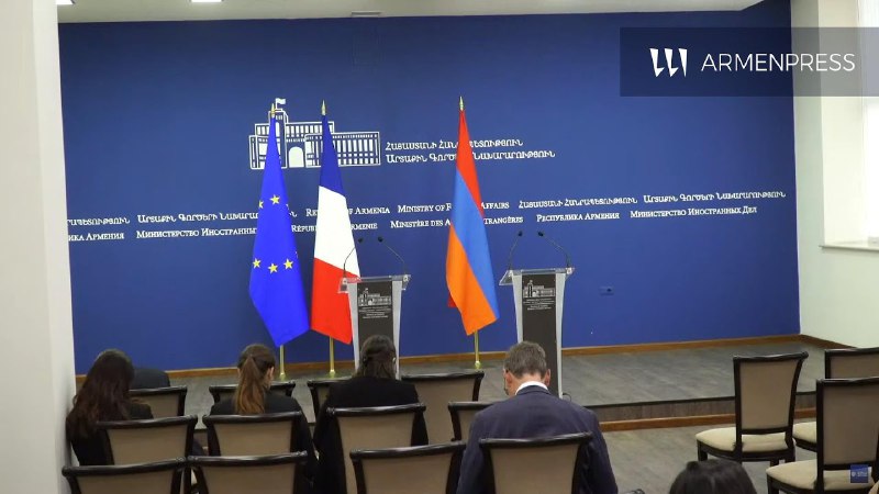 Wspólna konferencja prasowa ministrów spraw zagranicznych Armenii i Francji Ararata Mirzoyana i Stéphane'a Sejourné.