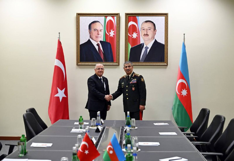 Vários acordos de cooperação técnico-militar foram assinados entre o Azerbaijão e a Turquia