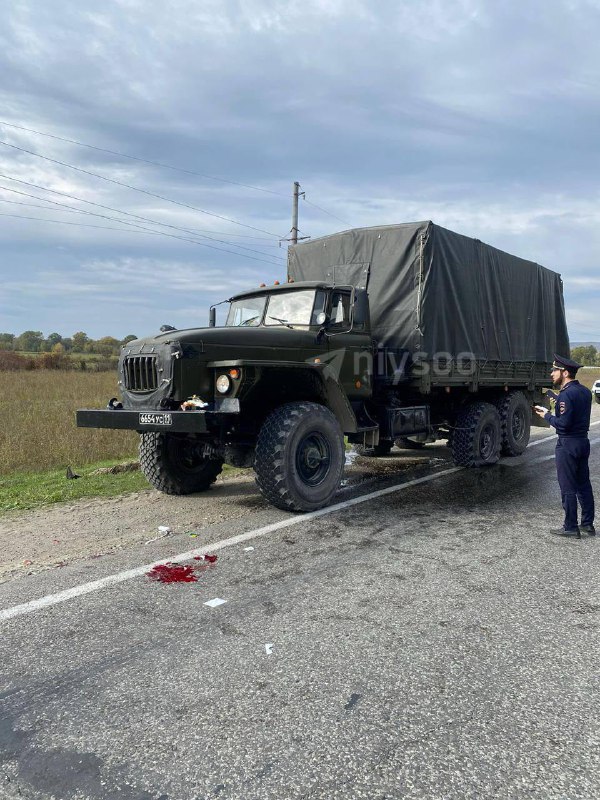 1 Rosguard serviceman killed, another wounded as result of attack on their truck at Petropavlovskaya village of Grozny district of Chechen Republic. Security services are looking for attackers