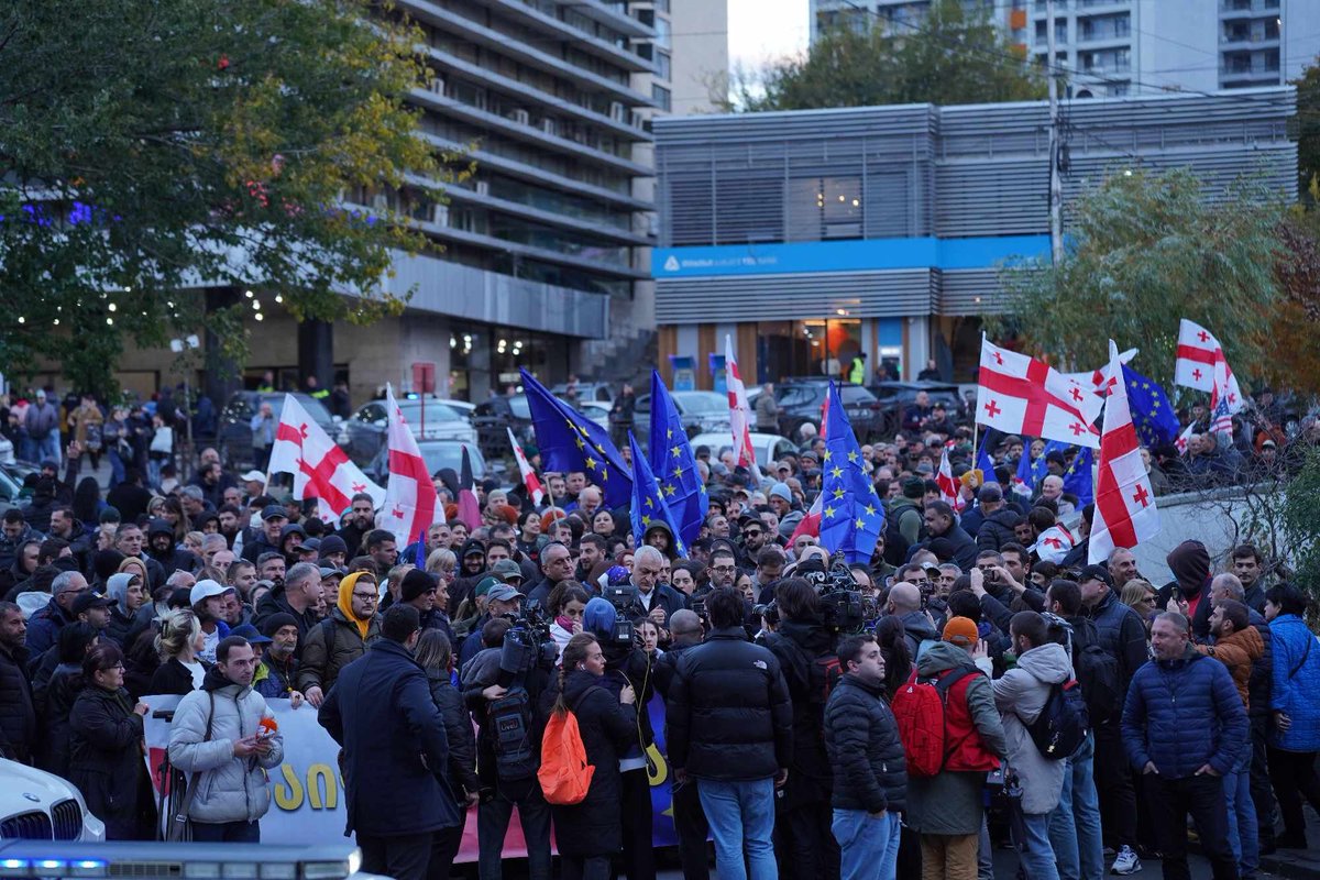 A protest march has started from Station Square toward Rustaveli Avenue in Tbilisi, with opposition politicians and citizens protesting the alleged rigging of parliamentary elections