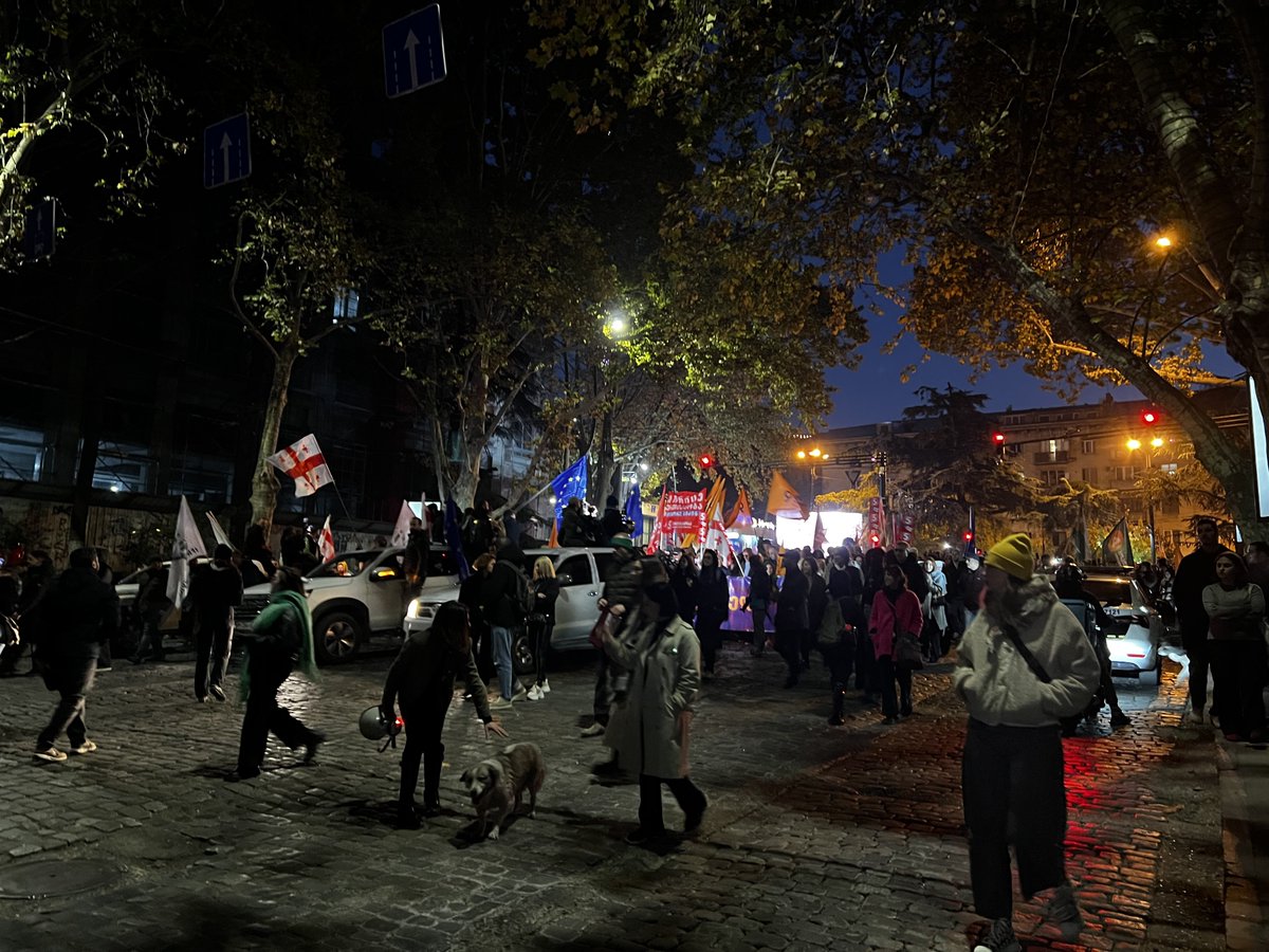 Tbilisi: The protest crowd is headed to the Heroes Square where it is expected that the other protesters will join