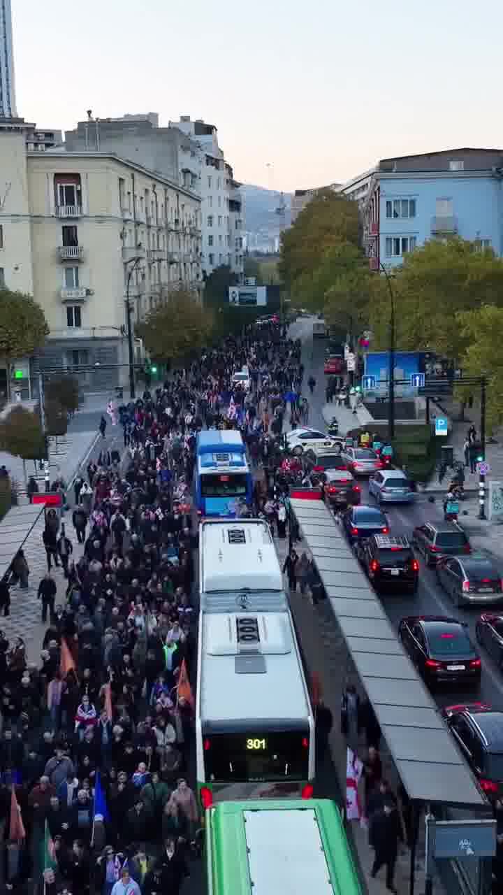 Tbilisi now: Citizens have blocked the main arteries of Georgia’s capital, protesting announced elections results as part of daily street demonstrations organised by the pro-Western opposition