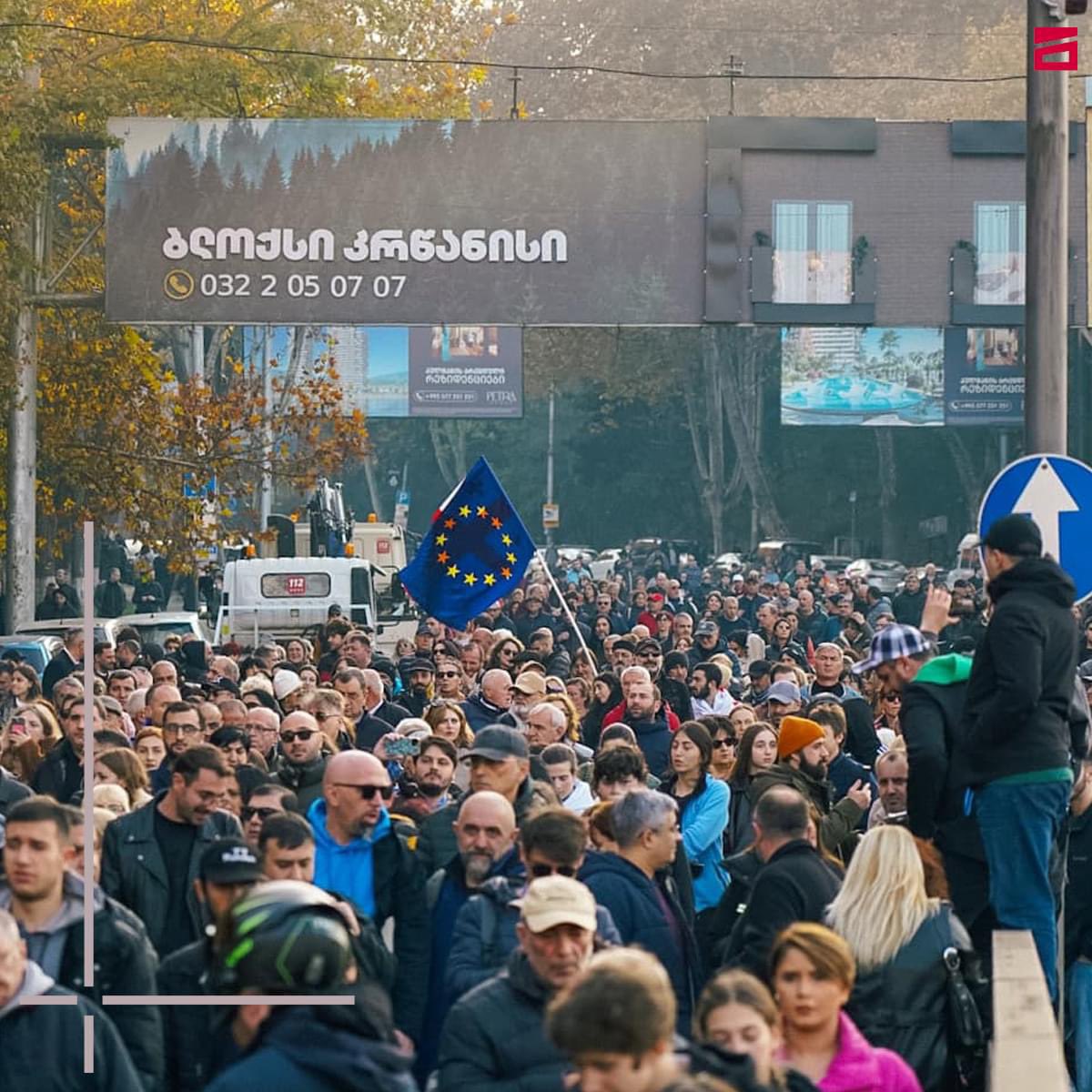 Protesta contra las elecciones amañadas en Georgia Los manifestantes bloquearon la principal autopista de transporte en Tbilisi