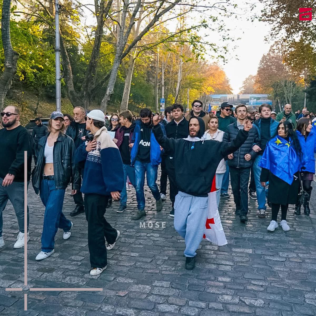 Protesta contra las elecciones amañadas en Georgia Los manifestantes bloquearon la principal autopista de transporte en Tbilisi