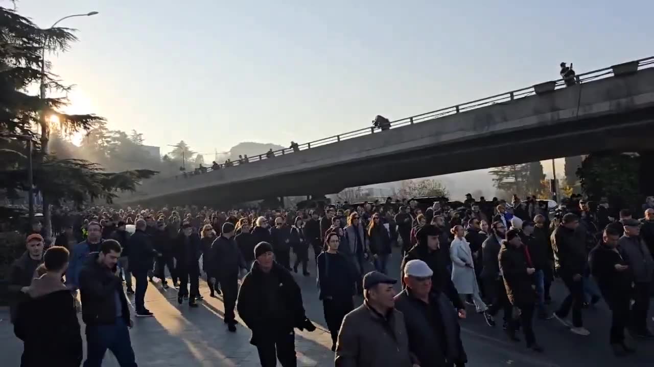 An opposition demonstration ‘in solidarity with students’ is currently blocking Tbilisi’s major intersection, Heroes Square. The leaders have announced they will maintain the blockade until 22:00, and protesters are currently setting up tents on-site