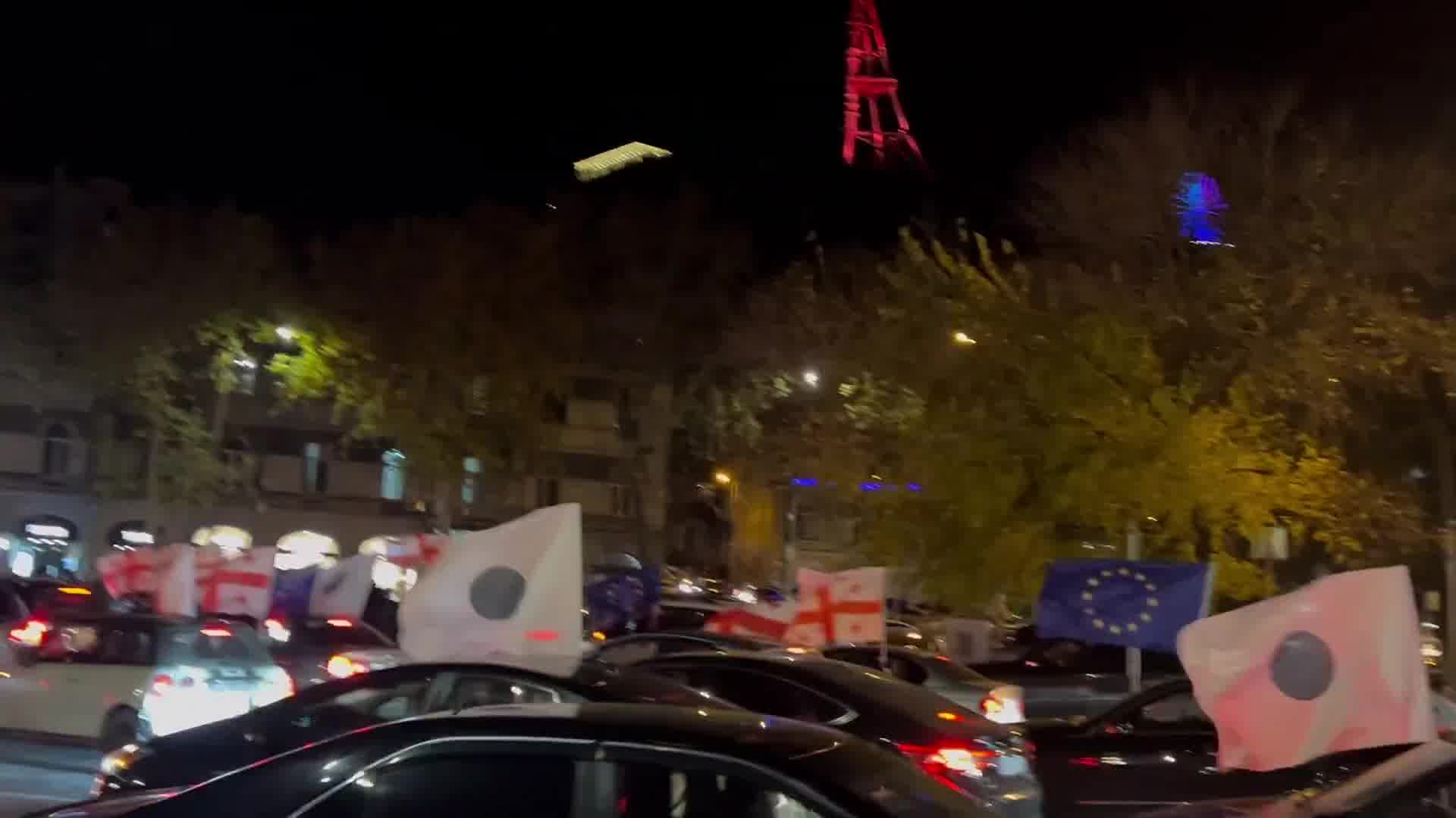 Protests ahead of the first parliamentary session have begun in Tbilisi, with people arriving from the regions and vehicles blocking the main avenue