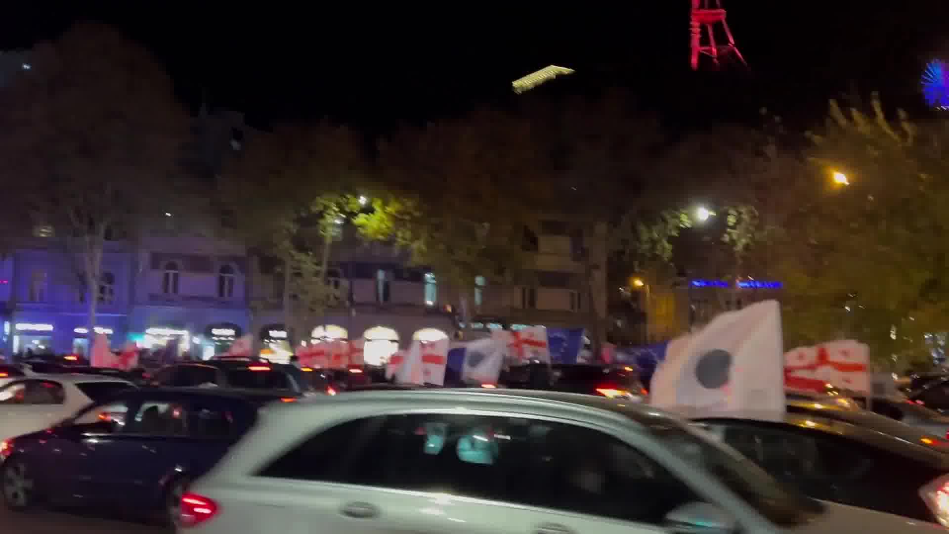 Protests ahead of the first parliamentary session have begun in Tbilisi, with people arriving from the regions and vehicles blocking the main avenue