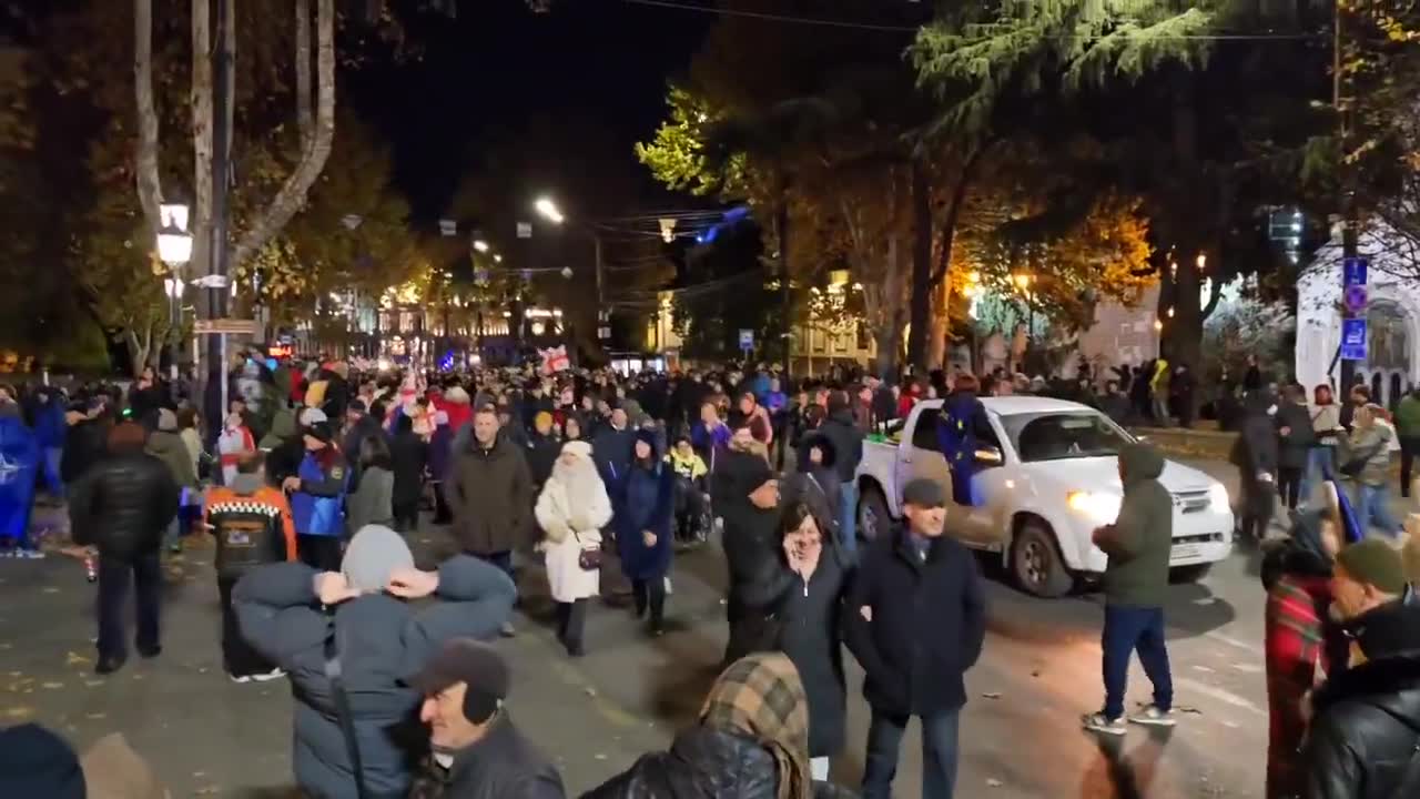 Protesters are gathering on Rustaveli outside parliament where GD plans to hold first session tomorrow. Police is guarding entrances of the building