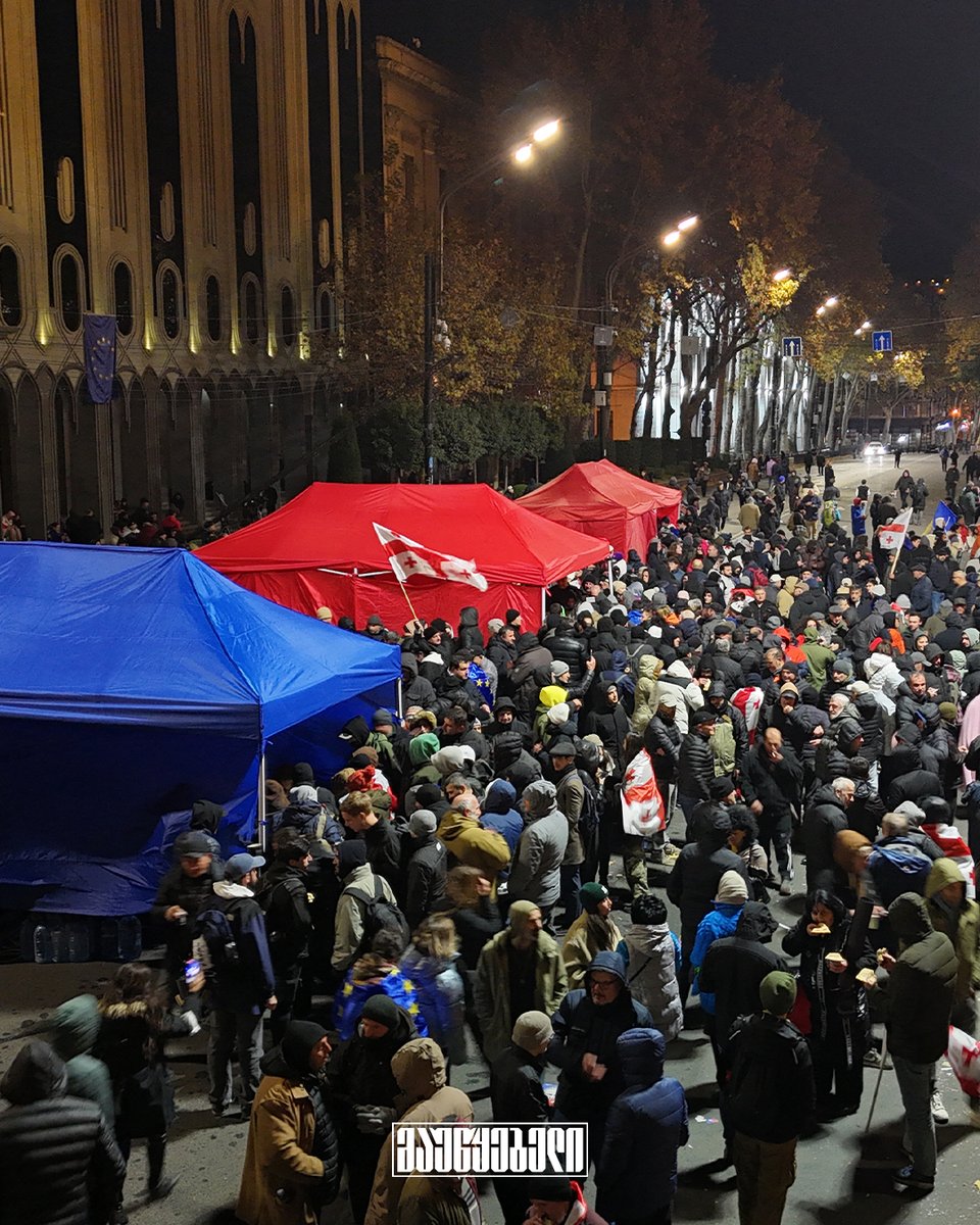 Currently, on Rustaveli Avenue, citizens are preparing to stay overnight.  The first session of Parliament is set to take place tomorrow at 12:00 PM