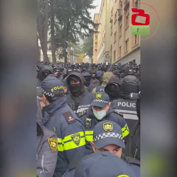 Chitadze Street, another adjacent to the Parliament, is blocked by heavy police, allowing Georgian Dream members to enter while avoiding protesters opposing the election results, which they deem illegitimate