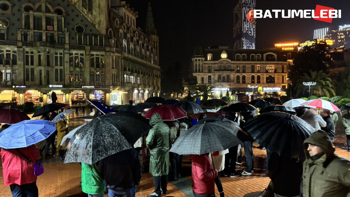 Following Georgian Dream's decision to halt Georgia's EU membership bid, citizens in various cities, including Batumi, organized spontaneous protest rallies