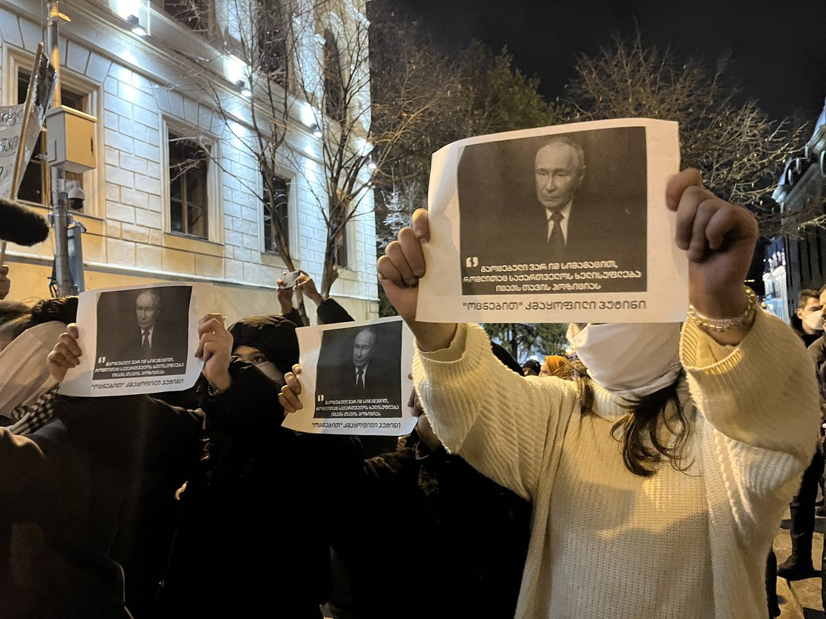 Protesters have printed Putin’s statement where he praised GD and are holding them in front of the police, urging them to take people’s side and not Russian