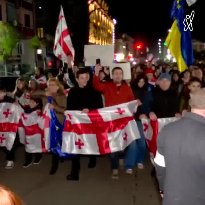 Hundreds of demonstrators have gathered in Zugdidi in western Georgia, calling on people to join their protest.