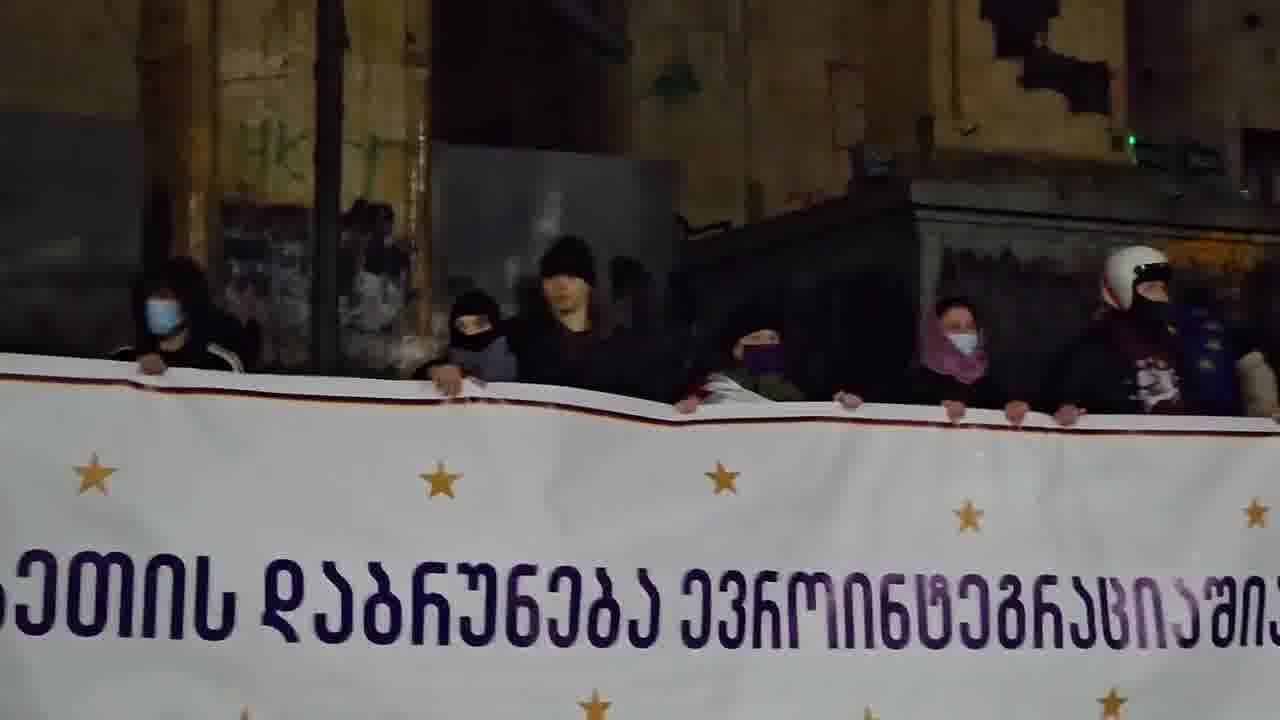 Police again started using water from firetrucks against protesters. Returning Abkhazia lies within Euro intergration ,banner says