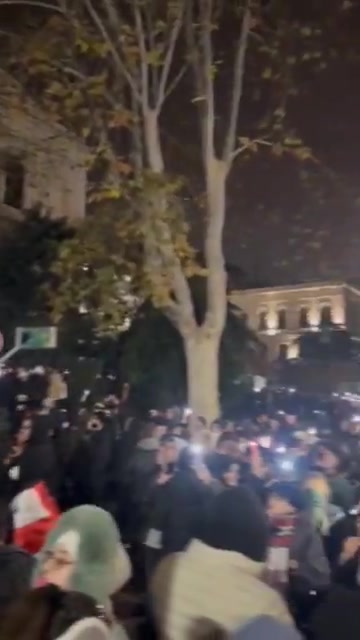 Nouveau rassemblement de protestation sur l'avenue Rustaveli à Tbilissi ce soir