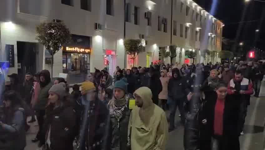 Otra marcha de protesta hoy en Zugdidi, región de Samegrelo, mientras el descontento a nivel nacional no muestra señales de disminuir.