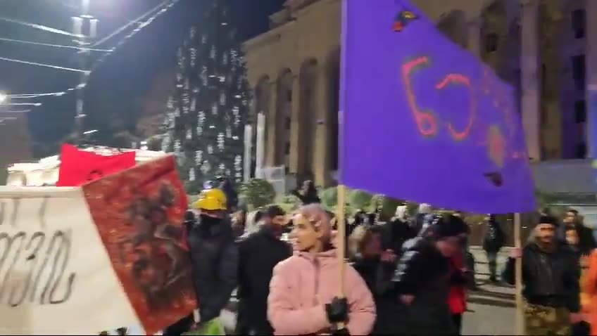 Protesters in Tbilisi have again blocked the central Rustaveli Avenue by gathering in front of parliament to protest the government’s decision to halt EU integration