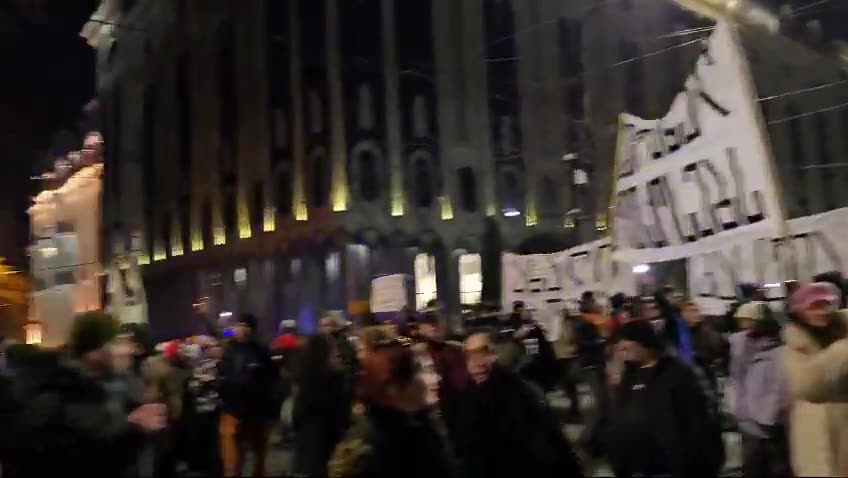 Protesters in Tbilisi have again blocked the central Rustaveli Avenue by gathering in front of parliament to protest the government’s decision to halt EU integration