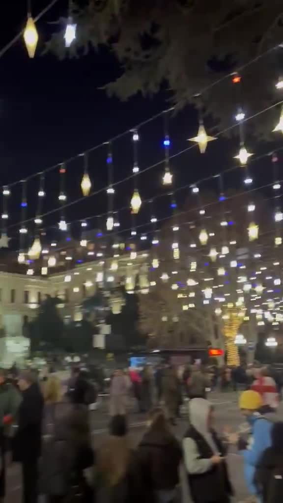 People are again gathering on Tbilisi's Rustaveli Avenue for Day 26 of non-stop GeorgiaProtests. Various groups, including philosophers, math school alumni, farmers, families of emigrants, and patients suffering from oncological diseases marched in protest today