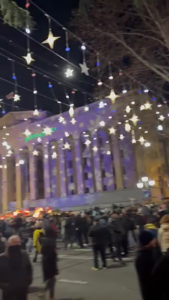 People are again gathering on Tbilisi's Rustaveli Avenue for Day 26 of non-stop GeorgiaProtests. Various groups, including philosophers, math school alumni, farmers, families of emigrants, and patients suffering from oncological diseases marched in protest today