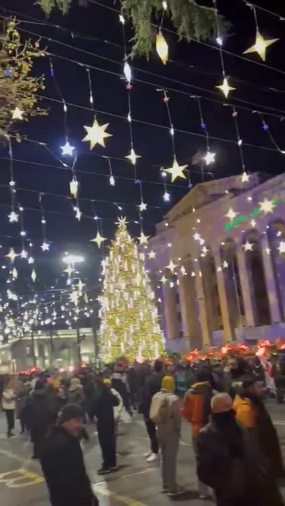 People are again gathering on Tbilisi's Rustaveli Avenue for Day 26 of non-stop GeorgiaProtests. Various groups, including philosophers, math school alumni, farmers, families of emigrants, and patients suffering from oncological diseases marched in protest today