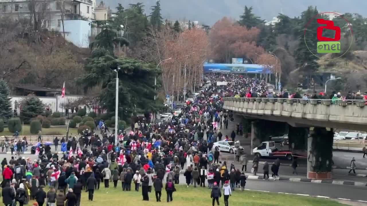 Dia 31 de GeorgiaProtests Marchando em direção à Avenida Rustaveli