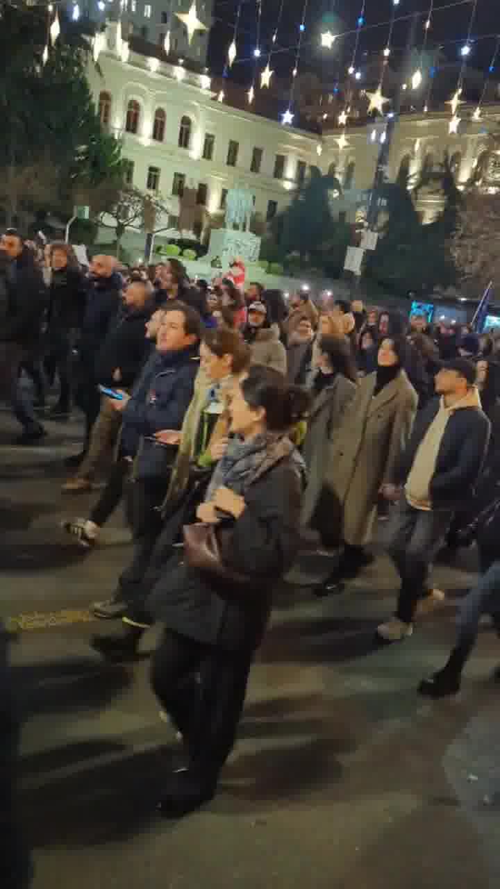 Day 39 of GeorgiaProtests: Tbilisi's Rustaveli Avenue closed for traffic as a large march of fans of Men's Show - popular Georgian comedy/entertainment show - arrives at the parliament. 