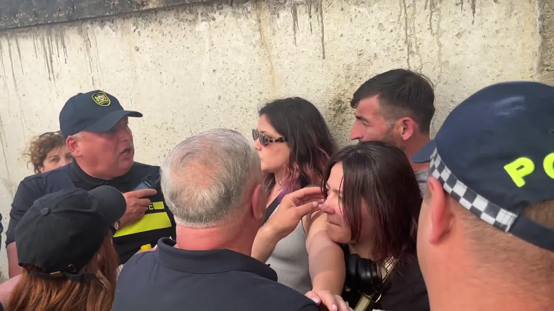 In the vicinity of the Tbilisi City Court, where Zurab Japaridze's case is under consideration, tensions are escalating between police and activists, creating hotspots of confrontation