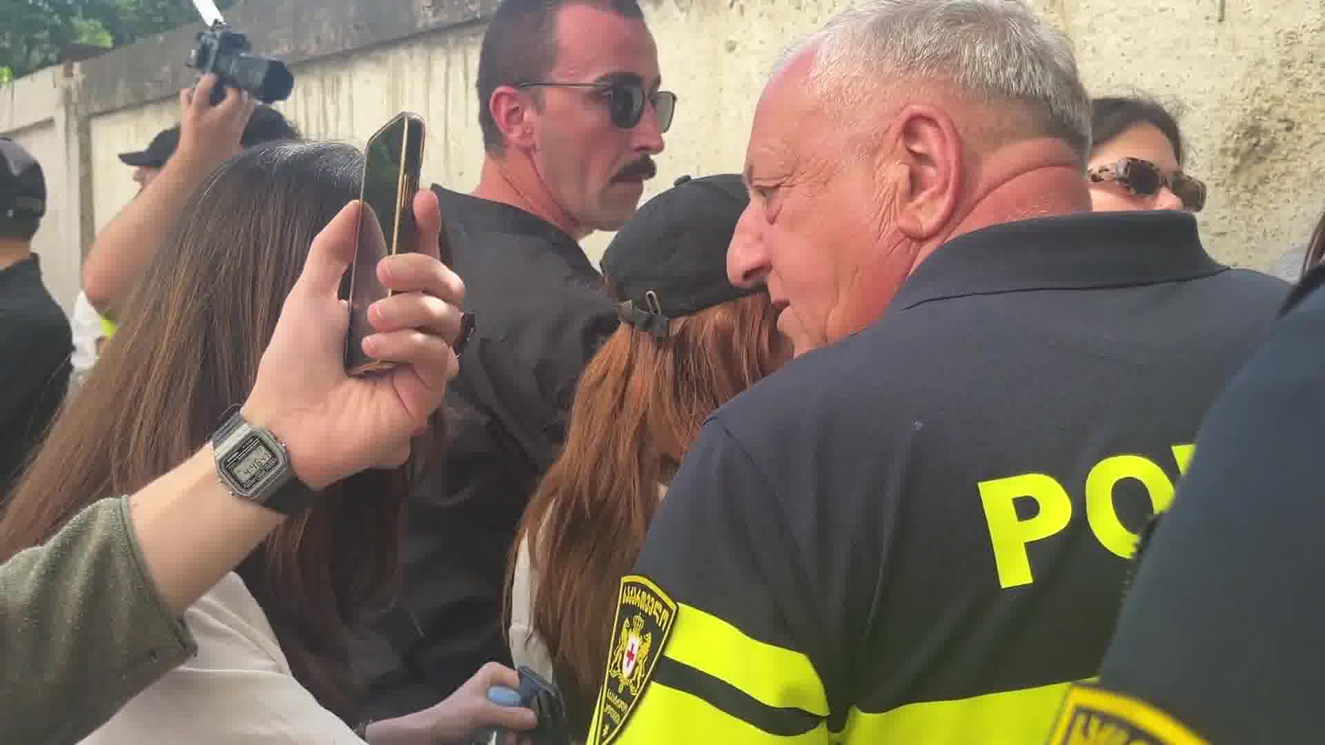 In the vicinity of the Tbilisi City Court, where Zurab Japaridze's case is under consideration, tensions are escalating between police and activists, creating hotspots of confrontation