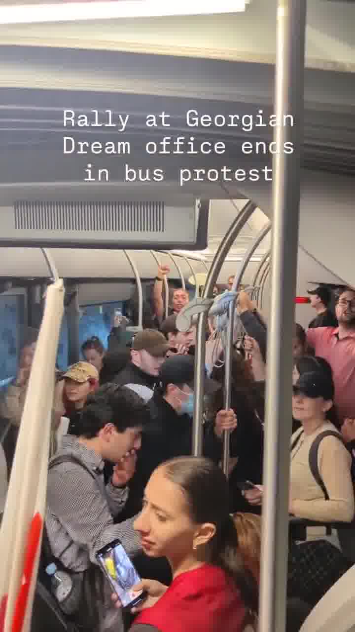 The protest at Georgian Dream headquarters continued in the bus as demonstrators headed to Rustaveli Avenue to join the daily rally. Day 181 of GeorgiaProtests 