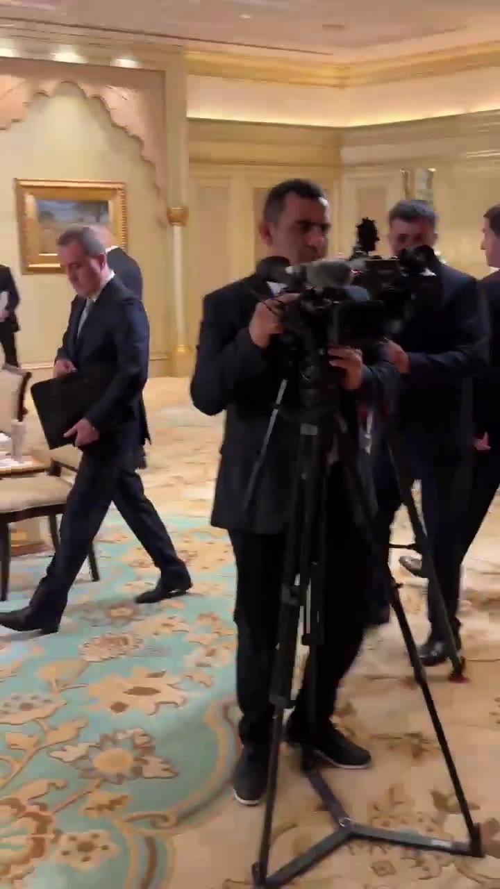 Start of the meeting of the leaders of Azerbaijan and Armenia and their delegations in Abu Dhabi