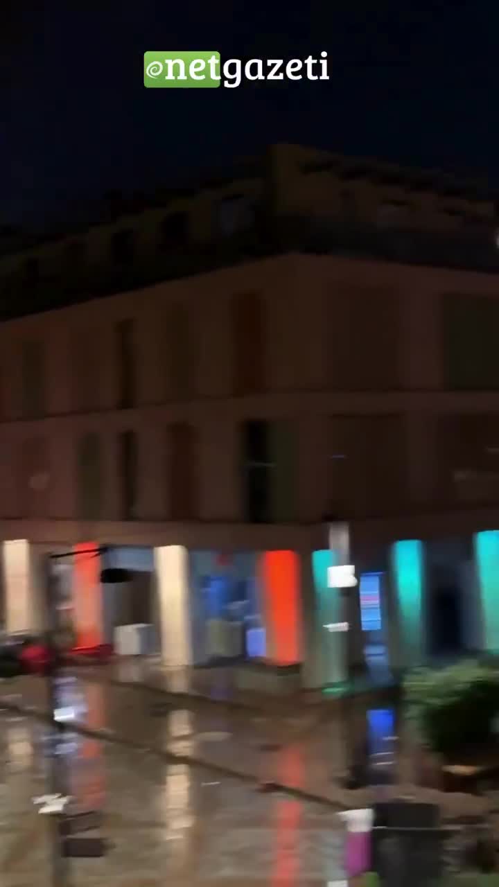 Situation at Atoneli Street, near the Orbeliani Presidential Palace: clashes periodically intensify between special forces and gathered protesters.A larger group of demonstrators remains on Rustaveli Avenue