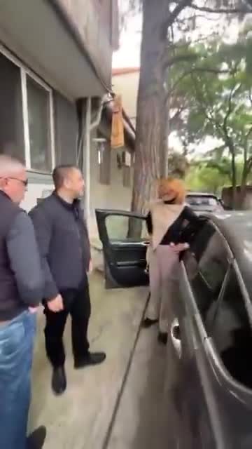 Police arrested member of @DroaParty Natia Letodiani for participating in GeorgiaProtests. Leader of her party, @Helenkhosh is also arrested. Leaders of the coalition her party is in, are also arrested - three of them