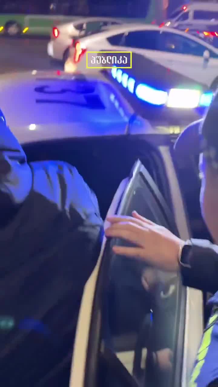 Formula TV journalist Liza Tsitsishvili was reporting on Rustaveli Street when she was arrested. She was released a few minutes later