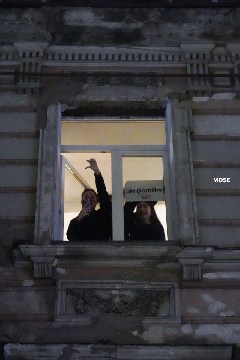 Protesters crowds march requesting an international investigation into the chemical substances use by the police against peaceful protesters